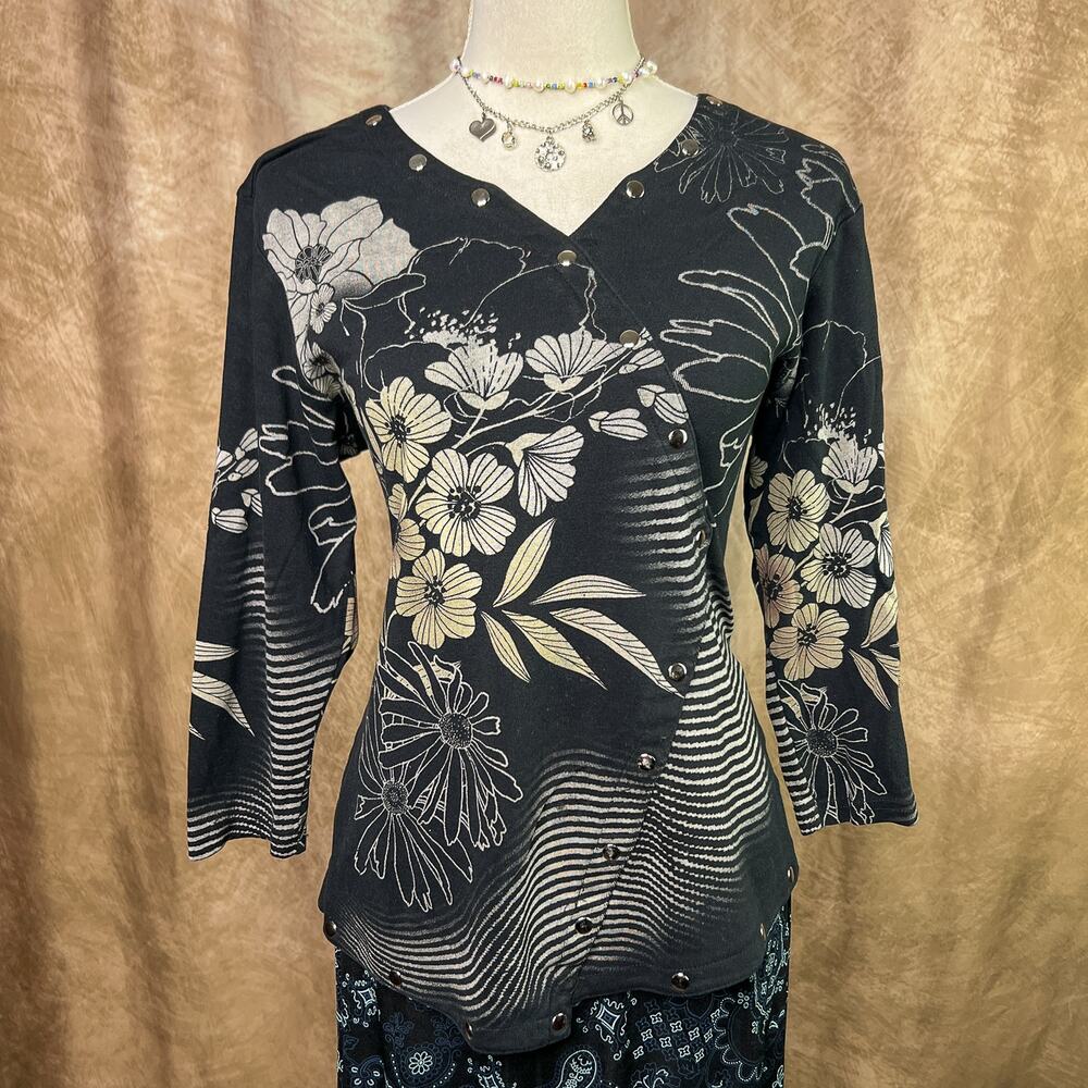 Floral Geometric Top Studded Black 3/4 Sleeve V Neck Vintage Y2K Indie Sleaze